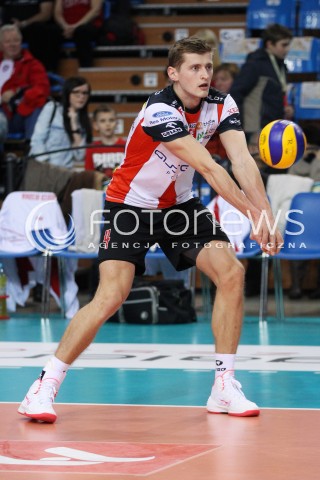  15.12.2013 RZESZOW <br />SIATKOWKA PLUS LIGA 2013/2014 MEN VOLLEYBALL POLAND POLISH PLUSLIGA LEAGUE SEASON 2013/2014 <br />MECZ ASSECO RESOVIA RZESZOW - INDYKPOL AZS OLSZTYN<br />N/Z PIOTR NOWAKOWSKI SYLWETKA <br /> 