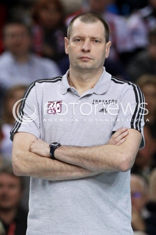  15.12.2013 RZESZOW <br />SIATKOWKA PLUS LIGA 2013/2014 MEN VOLLEYBALL POLAND POLISH PLUSLIGA LEAGUE SEASON 2013/2014 <br />MECZ ASSECO RESOVIA RZESZOW - INDYKPOL AZS OLSZTYN<br />N/Z KRZYSZTOF STELMACH TRENER ( HEAD COACH ) SYLWETKA <br /> 