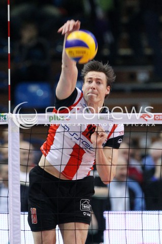  15.12.2013 RZESZOW <br />SIATKOWKA PLUS LIGA 2013/2014 MEN VOLLEYBALL POLAND POLISH PLUSLIGA LEAGUE SEASON 2013/2014 <br />MECZ ASSECO RESOVIA RZESZOW - INDYKPOL AZS OLSZTYN<br />N/Z JOCHEN SCHOPS SYLWETKA ATAK<br /> 