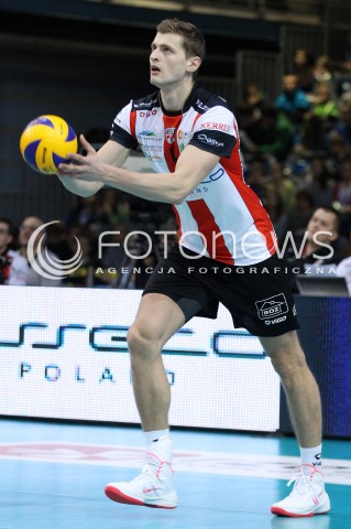  15.12.2013 RZESZOW <br />SIATKOWKA PLUS LIGA 2013/2014 MEN VOLLEYBALL POLAND POLISH PLUSLIGA LEAGUE SEASON 2013/2014 <br />MECZ ASSECO RESOVIA RZESZOW - INDYKPOL AZS OLSZTYN<br />N/Z PIOTR NOWAKOWSKI SYLWETKA <br /> 