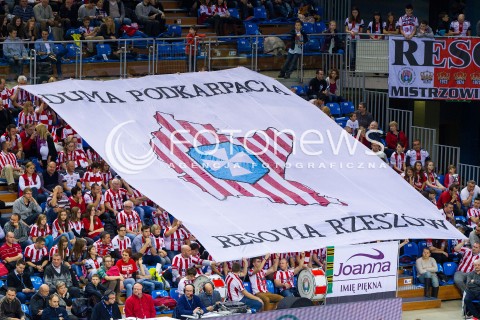  15.12.2013 RZESZOW <br />SIATKOWKA PLUS LIGA 2013/2014 MEN VOLLEYBALL POLAND POLISH PLUSLIGA LEAGUE SEASON 2013/2014 <br />MECZ ASSECO RESOVIA RZESZOW - INDYKPOL AZS OLSZTYN<br />N/Z KIBICE DOPING OPRAWA SEKTOROWKA BANER DUMA PODKARPACIA RESOVIA RZESZOW <br /> 