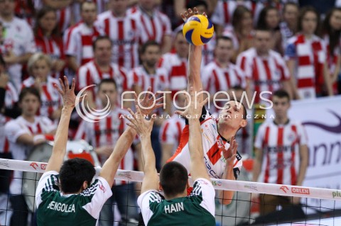  15.12.2013 RZESZOW <br />SIATKOWKA PLUS LIGA 2013/2014 MEN VOLLEYBALL POLAND POLISH PLUSLIGA LEAGUE SEASON 2013/2014 <br />MECZ ASSECO RESOVIA RZESZOW - INDYKPOL AZS OLSZTYN<br />N/Z DAWID KONARSKI PABLO BENGOLEA PIOTR HAIN <br /> 