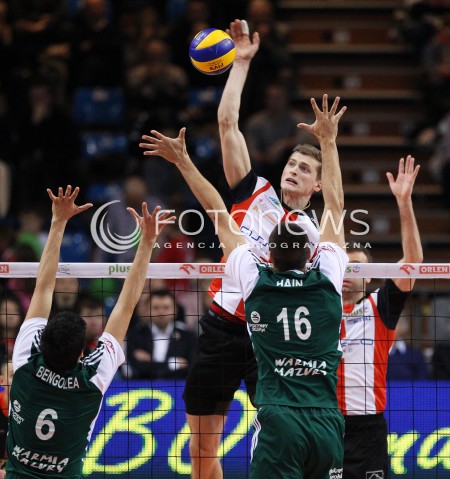  15.12.2013 RZESZOW <br />SIATKOWKA PLUS LIGA 2013/2014 MEN VOLLEYBALL POLAND POLISH PLUSLIGA LEAGUE SEASON 2013/2014 <br />MECZ ASSECO RESOVIA RZESZOW - INDYKPOL AZS OLSZTYN<br />N/Z PIOTR NOWAKOWSKI PABLO BENGOLEA PIOTR HAIN <br /> 