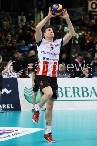  18.12.2013 RZESZOW POLAND <br />SIATKOWKA LIGA MISTRZOW MEN CEV VOLLEYBALL CHAMPIONS LEAGUE 2013 MATCH <br />ASSECO RESOVIA - PARIS VOLLEY <br />N/Z JOCHEN SCHOPS SYLWETKA <br /> 