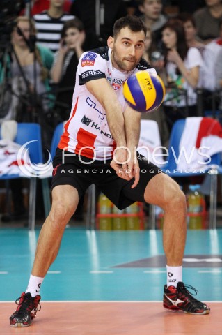  18.12.2013 RZESZOW POLAND <br />SIATKOWKA LIGA MISTRZOW MEN CEV VOLLEYBALL CHAMPIONS LEAGUE 2013 MATCH <br />ASSECO RESOVIA - PARIS VOLLEY <br />N/Z GRZEGORZ KOSOK SYLWETKA <br /> 