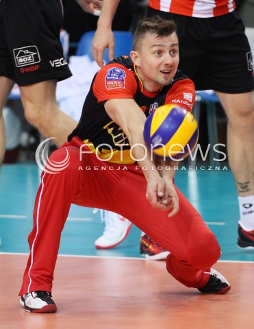  18.12.2013 RZESZOW POLAND <br />SIATKOWKA LIGA MISTRZOW MEN CEV VOLLEYBALL CHAMPIONS LEAGUE 2013 MATCH <br />ASSECO RESOVIA - PARIS VOLLEY <br />N/Z KRZYSZTOF IGNACZAK SYLWETKA <br /> 