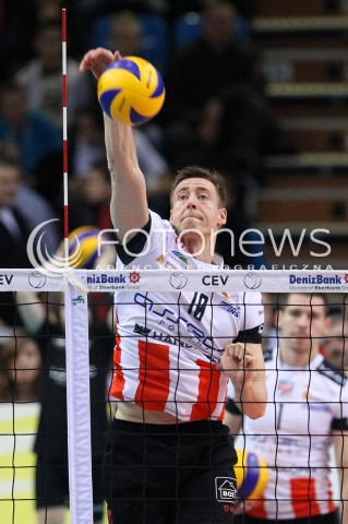  18.12.2013 RZESZOW POLAND <br />SIATKOWKA LIGA MISTRZOW MEN CEV VOLLEYBALL CHAMPIONS LEAGUE 2013 MATCH <br />ASSECO RESOVIA - PARIS VOLLEY <br />N/Z JOCHEN SCHOPS SYLWETKA ATAK <br /> 