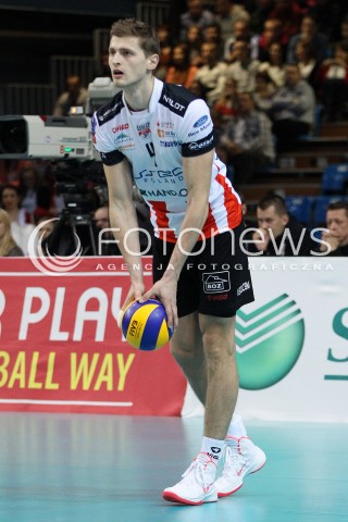  18.12.2013 RZESZOW POLAND <br />SIATKOWKA LIGA MISTRZOW MEN CEV VOLLEYBALL CHAMPIONS LEAGUE 2013 MATCH <br />ASSECO RESOVIA - PARIS VOLLEY <br />N/Z PIOTR NOWAKOWSKI SYLWETKA <br /> 