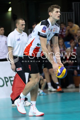  18.12.2013 RZESZOW POLAND <br />SIATKOWKA LIGA MISTRZOW MEN CEV VOLLEYBALL CHAMPIONS LEAGUE 2013 MATCH <br />ASSECO RESOVIA - PARIS VOLLEY <br />N/Z PIOTR NOWAKOWSKI SYLWETKA <br /> 