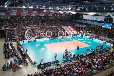  18.12.2013 RZESZOW POLAND <br />SIATKOWKA LIGA MISTRZOW MEN CEV VOLLEYBALL CHAMPIONS LEAGUE 2013 MATCH <br />ASSECO RESOVIA - PARIS VOLLEY <br />N/Z BANER TRANSPARENT SEKTOROWKA KIBICE DOPING HALA PODPROMIE WIDOK VIEW TRYBUNY DZIEKUJE CI TATO ZE JESTEM RESOVIAKIEM PASIAK<br /> 