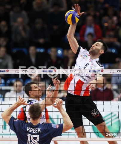  18.12.2013 RZESZOW POLAND <br />SIATKOWKA LIGA MISTRZOW MEN CEV VOLLEYBALL CHAMPIONS LEAGUE 2013 MATCH <br />ASSECO RESOVIA - PARIS VOLLEY <br />N/Z GRZEGORZ KOSOK ARDO KREEK <br /> 