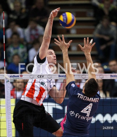  18.12.2013 RZESZOW POLAND <br />SIATKOWKA LIGA MISTRZOW MEN CEV VOLLEYBALL CHAMPIONS LEAGUE 2013 MATCH <br />ASSECO RESOVIA - PARIS VOLLEY <br />N/Z DAWID KONARSKI JEROEN TROMMEL <br /> 