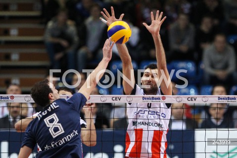  18.12.2013 RZESZOW POLAND <br />SIATKOWKA LIGA MISTRZOW MEN CEV VOLLEYBALL CHAMPIONS LEAGUE 2013 MATCH <br />ASSECO RESOVIA - PARIS VOLLEY <br />N/Z GRZEGORZ KOSOK MARKO IVOVIC <br /> 