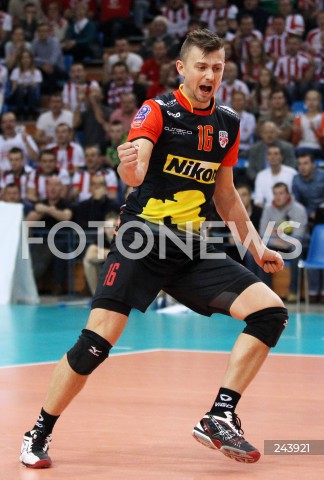  18.12.2013 RZESZOW POLAND <br />SIATKOWKA LIGA MISTRZOW MEN CEV VOLLEYBALL CHAMPIONS LEAGUE 2013 MATCH <br />ASSECO RESOVIA - PARIS VOLLEY <br />N/Z KRZYSZTOF IGNACZAK RADOSC EMOCJE SYLWETKA <br /> 