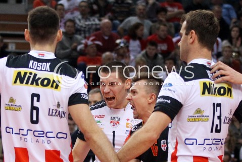  18.12.2013 RZESZOW POLAND <br />SIATKOWKA LIGA MISTRZOW MEN CEV VOLLEYBALL CHAMPIONS LEAGUE 2013 MATCH <br />ASSECO RESOVIA - PARIS VOLLEY <br />N/Z KRZYSZTOF IGNACZAK DAWID KONARSKI RADOSC EMOCJE <br /> 