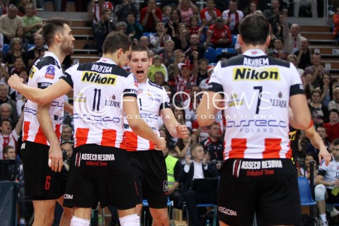  18.12.2013 RZESZOW POLAND <br />SIATKOWKA LIGA MISTRZOW MEN CEV VOLLEYBALL CHAMPIONS LEAGUE 2013 MATCH <br />ASSECO RESOVIA - PARIS VOLLEY <br />N/Z DAWID KONARSKI FABIAN DRZYZGA RADOSC EMOCJE <br /> 