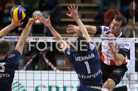  18.12.2013 RZESZOW POLAND <br />SIATKOWKA LIGA MISTRZOW MEN CEV VOLLEYBALL CHAMPIONS LEAGUE 2013 MATCH <br />ASSECO RESOVIA - PARIS VOLLEY <br />N/Z PETER VERES GUILLERMO HERNAN MARKO IVOVIC <br /> 