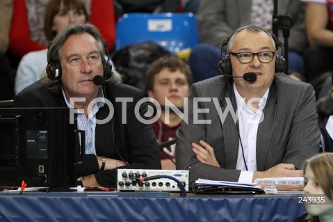  18.12.2013 RZESZOW POLAND <br />SIATKOWKA LIGA MISTRZOW MEN CEV VOLLEYBALL CHAMPIONS LEAGUE 2013 MATCH <br />ASSECO RESOVIA - PARIS VOLLEY <br />N/Z TOMASZ SWEDROWSKI TOMASZ WOJTOWICZ KOMENTATOR KOMENTATORZY DZIENNIKARZE POLSAT SPORT<br /> 