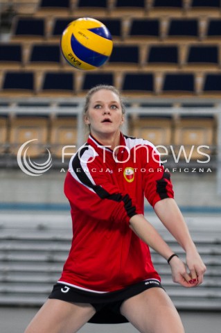  20.12.2013 LODZ SIATKOWKA ORLEN LIGA SEZON 2013/2014 VOLLEYBALL POLISH SEASON BEEF MASTER BUDOWLANI LODZ - PGNIG NAFTA PILA N/Z MARTA KUEHN-JAREK SYLWETKA   
