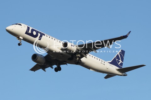 21.12.2013 JASIONKA<br />ZDJECIE ILUSTRACYJNE<br />SAMOLOT EMBRAER 195 POLSKICH LINII LOTNICZYCH LOT N/Z SAMOLOT EMBRAER E195<br /> 