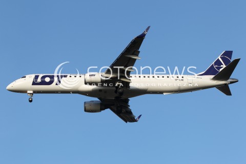  21.12.2013 JASIONKA<br />ZDJECIE ILUSTRACYJNE<br />SAMOLOT EMBRAER 195 POLSKICH LINII LOTNICZYCH LOT N/Z SAMOLOT EMBRAER E195<br /> 