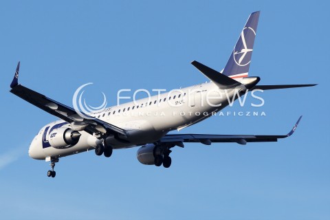  21.12.2013 JASIONKA<br />ZDJECIE ILUSTRACYJNE<br />SAMOLOT EMBRAER 195 POLSKICH LINII LOTNICZYCH LOT N/Z SAMOLOT EMBRAER E195<br /> 