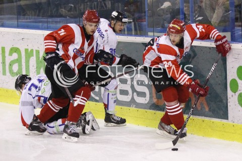  29.12.2013 SANOK <br />HOKEJ NA LODZIE<br />FINAL PUCHARU POLSKI<br />MECZ CIARKO PBS BANK SANOK - COMARCH CRACOVIA <br />N/Z HUBERT DEMKOWICZ NICOLAS BESCH PETR DVORAK MAREK KALUS<br /> 