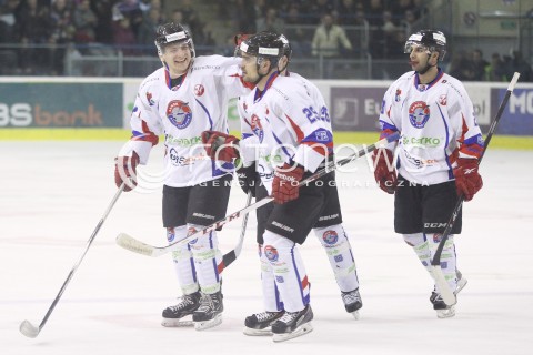  29.12.2013 SANOK <br />HOKEJ NA LODZIE<br />FINAL PUCHARU POLSKI<br />MECZ CIARKO PBS BANK SANOK - COMARCH CRACOVIA <br />N/Z NICOLAS BESCH RAFAL DUTKA ANTHONY AQUINO SAMSON MAHBOD RADOSC BRAMKA GOL (NA 2:2)<br /> 