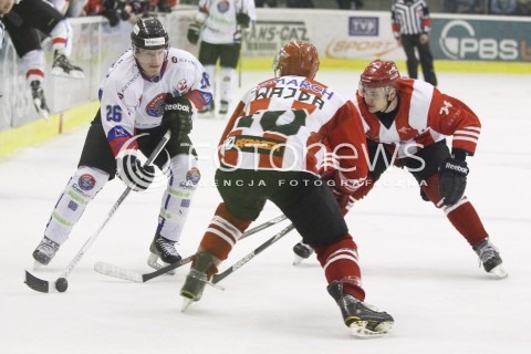  29.12.2013 SANOK <br />HOKEJ NA LODZIE<br />FINAL PUCHARU POLSKI<br />MECZ CIARKO PBS BANK SANOK - COMARCH CRACOVIA <br />N/Z ANTHONY AQUINO PATRYK WAJDA MAREK KALUS <br /> 