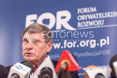  30.12.2013 WARSZAWA KONFERENCJA PRASOWA FOR Z UDZIALEM PROFESORA LESZKA BALCEROWICZA N/Z PROFESOR LESZEK BALCEROWICZ  