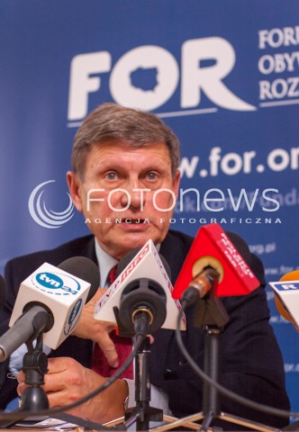  30.12.2013 WARSZAWA KONFERENCJA PRASOWA FOR Z UDZIALEM PROFESORA LESZKA BALCEROWICZA N/Z PROFESOR LESZEK BALCEROWICZ  