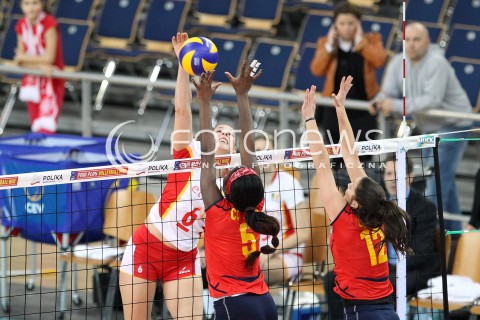  03.01.2014 LODZ ATLAS ARENA<br />SIATKOWKA KOBIET<br />KWALIFIKACJE DO MISTRZOSTW SWIATA 2014<br />2014 FIVB WORLD CHAMPIONSHIP - EUROPEAN QUALIFICATION WOMEN <br />MECZ HISZPANIA - BELGIA ( SPAIN - BELGIUM )<br />N/Z CHARLOTTE LEYS MILAGROS COLLAR JOSE CORRAL M. <br /> 