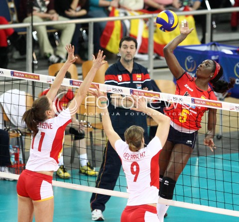  03.01.2014 LODZ ATLAS ARENA<br />SIATKOWKA KOBIET<br />KWALIFIKACJE DO MISTRZOSTW SWIATA 2014<br />2014 FIVB WORLD CHAMPIONSHIP - EUROPEAN QUALIFICATION WOMEN <br />MECZ HISZPANIA - BELGIA ( SPAIN - BELGIUM )<br />N/Z MILAGROS COLLAR ELS VANDESTEENE FREYA AELBRECHT <br /> 