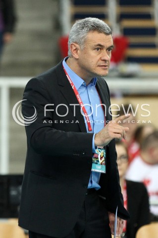  03.01.2014 LODZ ATLAS ARENA<br />SIATKOWKA KOBIET<br />KWALIFIKACJE DO MISTRZOSTW SWIATA 2014<br />2014 FIVB WORLD CHAMPIONSHIP - EUROPEAN QUALIFICATION WOMEN <br />MECZ HISZPANIA - BELGIA ( SPAIN - BELGIUM )<br />N/Z GERT VANDE BROEK TRENER ( HEAD COACH )SYLWETKA <br /> 