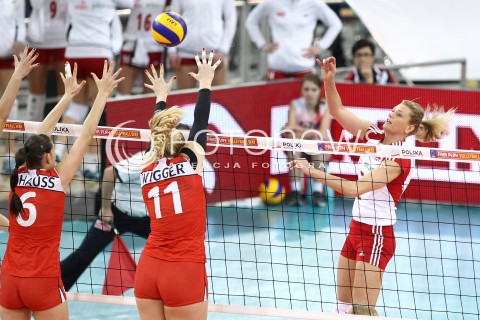  03.01.2014 LODZ ATLAS ARENA<br />SIATKOWKA KOBIET<br />KWALIFIKACJE DO MISTRZOSTW SWIATA 2014<br />2014 FIVB WORLD CHAMPIONSHIP - EUROPEAN QUALIFICATION WOMEN <br />MECZ POLSKA - SZWAJCARIA ( POLAND - SWITZERLAND )<br />N/Z MALGORZATA GLINKA - MOGENTALE PATRICIA SCHAUSS MANDY WIGGER <br /> 