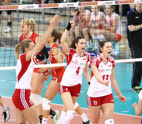  03.01.2014 LODZ ATLAS ARENA<br />SIATKOWKA KOBIET<br />KWALIFIKACJE DO MISTRZOSTW SWIATA 2014<br />2014 FIVB WORLD CHAMPIONSHIP - EUROPEAN QUALIFICATION WOMEN <br />MECZ POLSKA - SZWAJCARIA ( POLAND - SWITZERLAND )<br />N/Z IZABELA BELCIK KATARZYNA GAJGAL-ANIOL RADOSC EMOCJE <br /> 