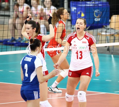  03.01.2014 LODZ ATLAS ARENA<br />SIATKOWKA KOBIET<br />KWALIFIKACJE DO MISTRZOSTW SWIATA 2014<br />2014 FIVB WORLD CHAMPIONSHIP - EUROPEAN QUALIFICATION WOMEN <br />MECZ POLSKA - SZWAJCARIA ( POLAND - SWITZERLAND )<br />N/Z KATARZYNA GAJGAL-ANIOL MARIOLA ZENIK IZABELA BELCIK RADOSC EMOCJE <br /> 