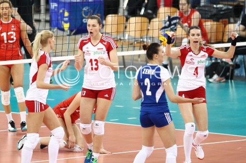  03.01.2014 LODZ ATLAS ARENA<br />SIATKOWKA KOBIET<br />KWALIFIKACJE DO MISTRZOSTW SWIATA 2014<br />2014 FIVB WORLD CHAMPIONSHIP - EUROPEAN QUALIFICATION WOMEN <br />MECZ POLSKA - SZWAJCARIA ( POLAND - SWITZERLAND )<br />N/Z KATARZYNA GAJGAL-ANIOL IZABELA BELCIK MARIOLA ZENIK RADOSC EMOCJE <br /> 