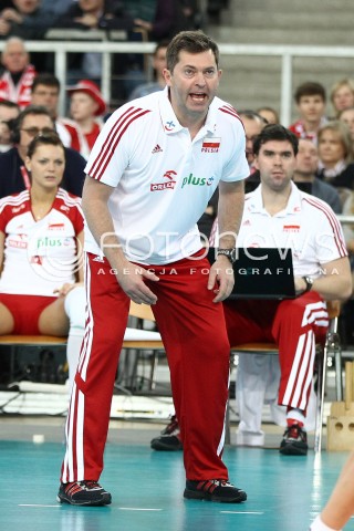  03.01.2014 LODZ ATLAS ARENA<br />SIATKOWKA KOBIET<br />KWALIFIKACJE DO MISTRZOSTW SWIATA 2014<br />2014 FIVB WORLD CHAMPIONSHIP - EUROPEAN QUALIFICATION WOMEN <br />MECZ POLSKA - SZWAJCARIA ( POLAND - SWITZERLAND )<br />N/Z PIOTR MAKOWSKI TRENER ( HEAD COACH ) ZLOSC EMOCJE<br /> 