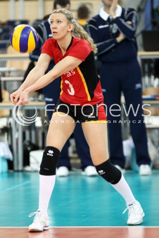  04.01.2014 LODZ ATLAS ARENA<br />SIATKOWKA KOBIET<br />KWALIFIKACJE DO MISTRZOSTW SWIATA 2014<br />2014 FIVB WORLD CHAMPIONSHIP - EUROPEAN QUALIFICATION WOMEN <br />MECZ BELGIA - SZWAJCARIA ( BELGIUM - SWITZERLAND )<br />N/Z FRAUKE DIRICKX SYLWETKA <br /> 