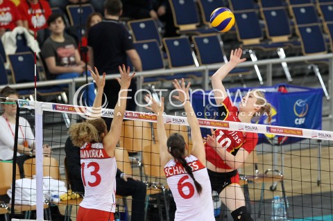  04.01.2014 LODZ ATLAS ARENA<br />SIATKOWKA KOBIET<br />KWALIFIKACJE DO MISTRZOSTW SWIATA 2014<br />2014 FIVB WORLD CHAMPIONSHIP - EUROPEAN QUALIFICATION WOMEN <br />MECZ BELGIA - SZWAJCARIA ( BELGIUM - SWITZERLAND )<br />N/Z LISE VAN HECKE INES GRANVORKA PATRICIA SCHAUSS <br /> 