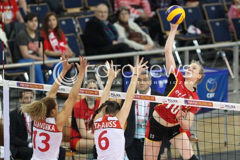  04.01.2014 LODZ ATLAS ARENA<br />SIATKOWKA KOBIET<br />KWALIFIKACJE DO MISTRZOSTW SWIATA 2014<br />2014 FIVB WORLD CHAMPIONSHIP - EUROPEAN QUALIFICATION WOMEN <br />MECZ BELGIA - SZWAJCARIA ( BELGIUM - SWITZERLAND )<br />N/Z LISE VAN HECKE INES GRANVORKA PATRICIA SCHAUSS <br /> 