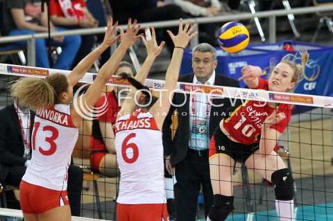  04.01.2014 LODZ ATLAS ARENA<br />SIATKOWKA KOBIET<br />KWALIFIKACJE DO MISTRZOSTW SWIATA 2014<br />2014 FIVB WORLD CHAMPIONSHIP - EUROPEAN QUALIFICATION WOMEN <br />MECZ BELGIA - SZWAJCARIA ( BELGIUM - SWITZERLAND )<br />N/Z LISE VAN HECKE INES GRANVORKA PATRICIA SCHAUSS <br /> 