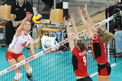  04.01.2014 LODZ ATLAS ARENA<br />SIATKOWKA KOBIET<br />KWALIFIKACJE DO MISTRZOSTW SWIATA 2014<br />2014 FIVB WORLD CHAMPIONSHIP - EUROPEAN QUALIFICATION WOMEN <br />MECZ BELGIA - SZWAJCARIA ( BELGIUM - SWITZERLAND )<br />N/Z ELENA STEINEMANN FREYA AELBRECHT FRAUKE DIRICKX <br /> 