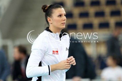  04.01.2014 LODZ ATLAS ARENA<br />SIATKOWKA KOBIET<br />KWALIFIKACJE DO MISTRZOSTW SWIATA 2014<br />2014 FIVB WORLD CHAMPIONSHIP - EUROPEAN QUALIFICATION WOMEN <br />MECZ POLSKA - HISZPANIA ( POLAND - SPAIN )<br />N/Z IZABELA BELCIK SYLWETKA <br /> 