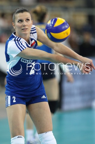  04.01.2014 LODZ ATLAS ARENA<br />SIATKOWKA KOBIET<br />KWALIFIKACJE DO MISTRZOSTW SWIATA 2014<br />2014 FIVB WORLD CHAMPIONSHIP - EUROPEAN QUALIFICATION WOMEN <br />MECZ POLSKA - HISZPANIA ( POLAND - SPAIN )<br />N/Z MARIOLA ZENIK SYLWETKA <br /> 