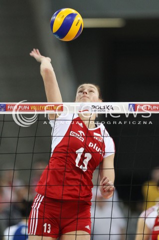  04.01.2014 LODZ ATLAS ARENA<br />SIATKOWKA KOBIET<br />KWALIFIKACJE DO MISTRZOSTW SWIATA 2014<br />2014 FIVB WORLD CHAMPIONSHIP - EUROPEAN QUALIFICATION WOMEN <br />MECZ POLSKA - HISZPANIA ( POLAND - SPAIN )<br />N/Z KATARZYNA GAJGAL - ANIOL SYLWETKA <br /> 