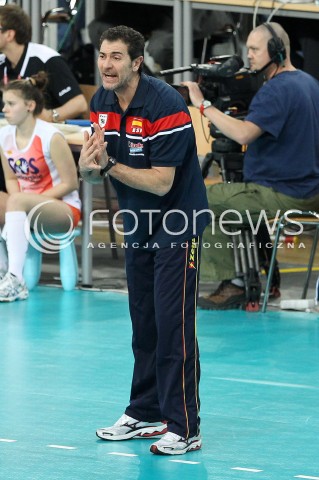  04.01.2014 LODZ ATLAS ARENA<br />SIATKOWKA KOBIET<br />KWALIFIKACJE DO MISTRZOSTW SWIATA 2014<br />2014 FIVB WORLD CHAMPIONSHIP - EUROPEAN QUALIFICATION WOMEN <br />MECZ POLSKA - HISZPANIA ( POLAND - SPAIN )<br />N/Z PASCUAL SAURIN TRENER ( HEAD COACH ) SYLWETKA<br /> 