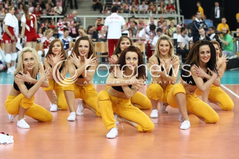  04.01.2014 LODZ ATLAS ARENA<br />SIATKOWKA KOBIET<br />KWALIFIKACJE DO MISTRZOSTW SWIATA 2014<br />2014 FIVB WORLD CHAMPIONSHIP - EUROPEAN QUALIFICATION WOMEN <br />MECZ POLSKA - HISZPANIA ( POLAND - SPAIN )<br />N/Z CHEERLEADERKI CHEERLEADERS KOBIETY DZIEWCZYNY Z BELCHATOWA ZESPOL TANCERKI<br /> 