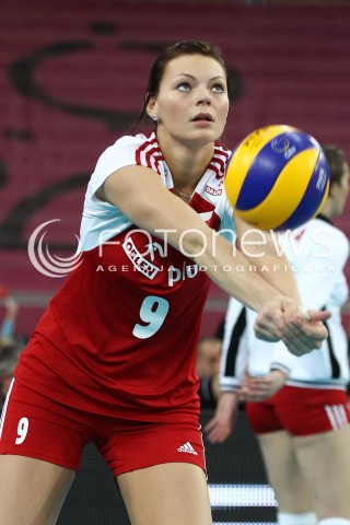  04.01.2014 LODZ ATLAS ARENA<br />SIATKOWKA KOBIET<br />KWALIFIKACJE DO MISTRZOSTW SWIATA 2014<br />2014 FIVB WORLD CHAMPIONSHIP - EUROPEAN QUALIFICATION WOMEN <br />MECZ POLSKA - HISZPANIA ( POLAND - SPAIN )<br />N/Z MAJA TOKARSKA SYLWETKA <br /> 